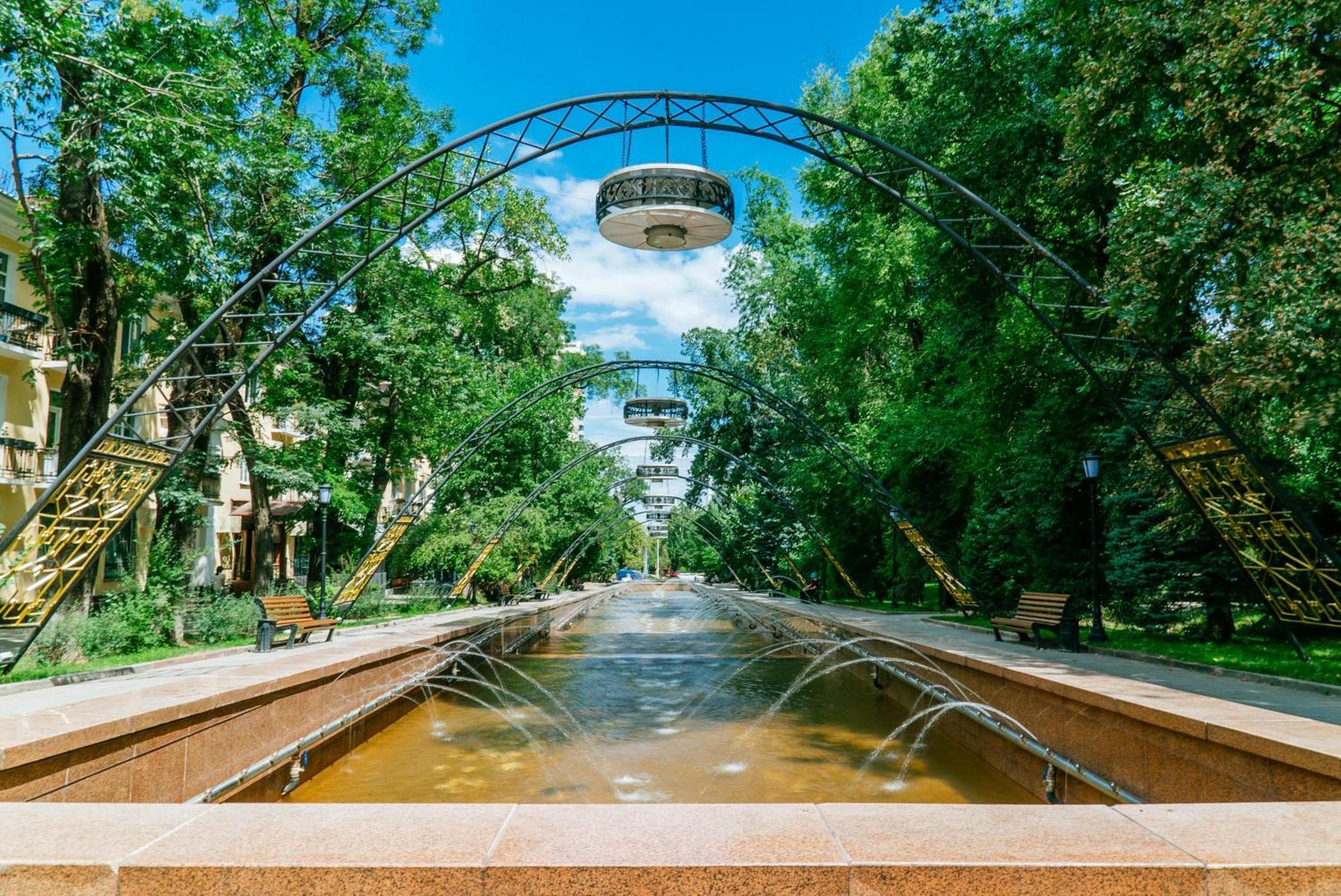 Nadezhda Apartments At Kabanbay Batyr 79 Almaty Exteriér fotografie